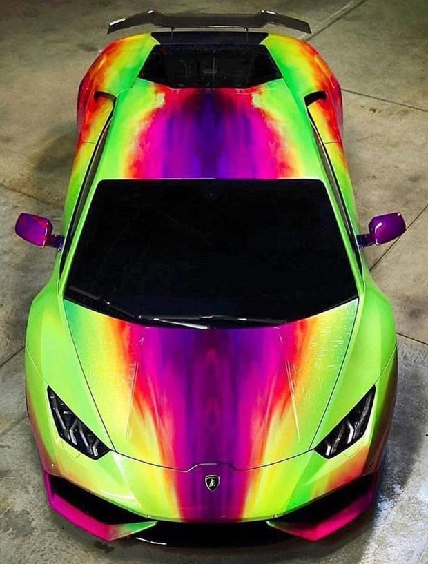 Цветной автомомбиль